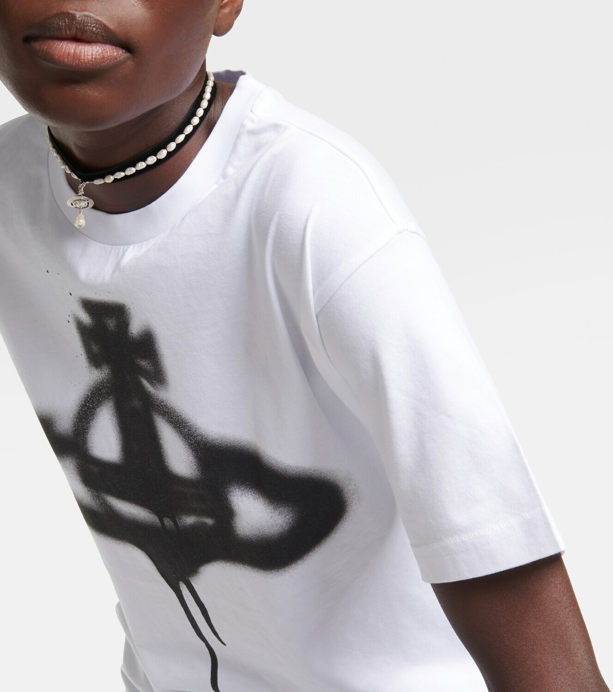 Tシャツ・カットソー Vivienne Westwood White T-Shirt Orb Logo Vivienne Westwood Orb logo-embroidery Cotton T-shirt | White