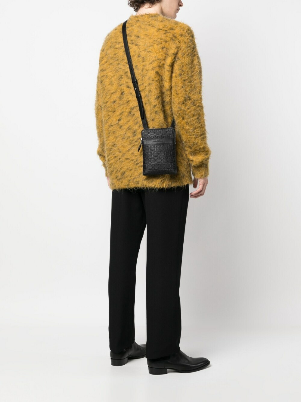 ショルダーバッグ・ポシェット SALVATORE FERRAGAMO Black Leather Large Crossbody Bag SALVATORE FERRAGAMO Calfskin Gancio City Saddle Bag Black