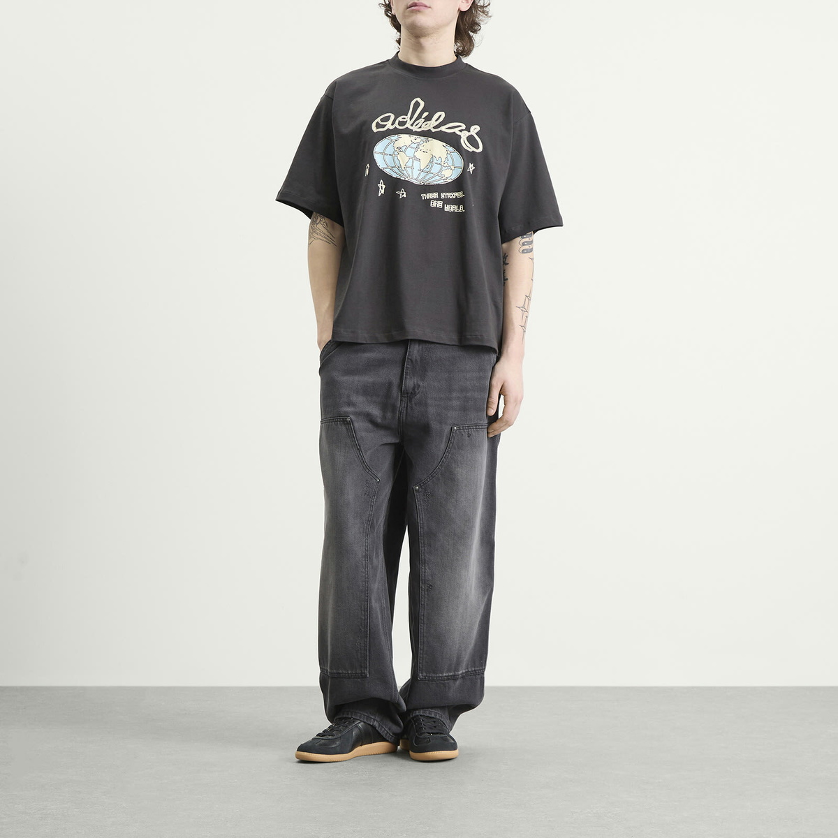 Adidas Men's Illust Gfx T-Shirt in Utility Black adidas
