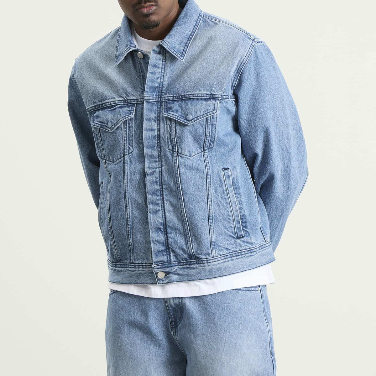 Arte Men's Circle Logo Denim Jacket in Bleach Wash