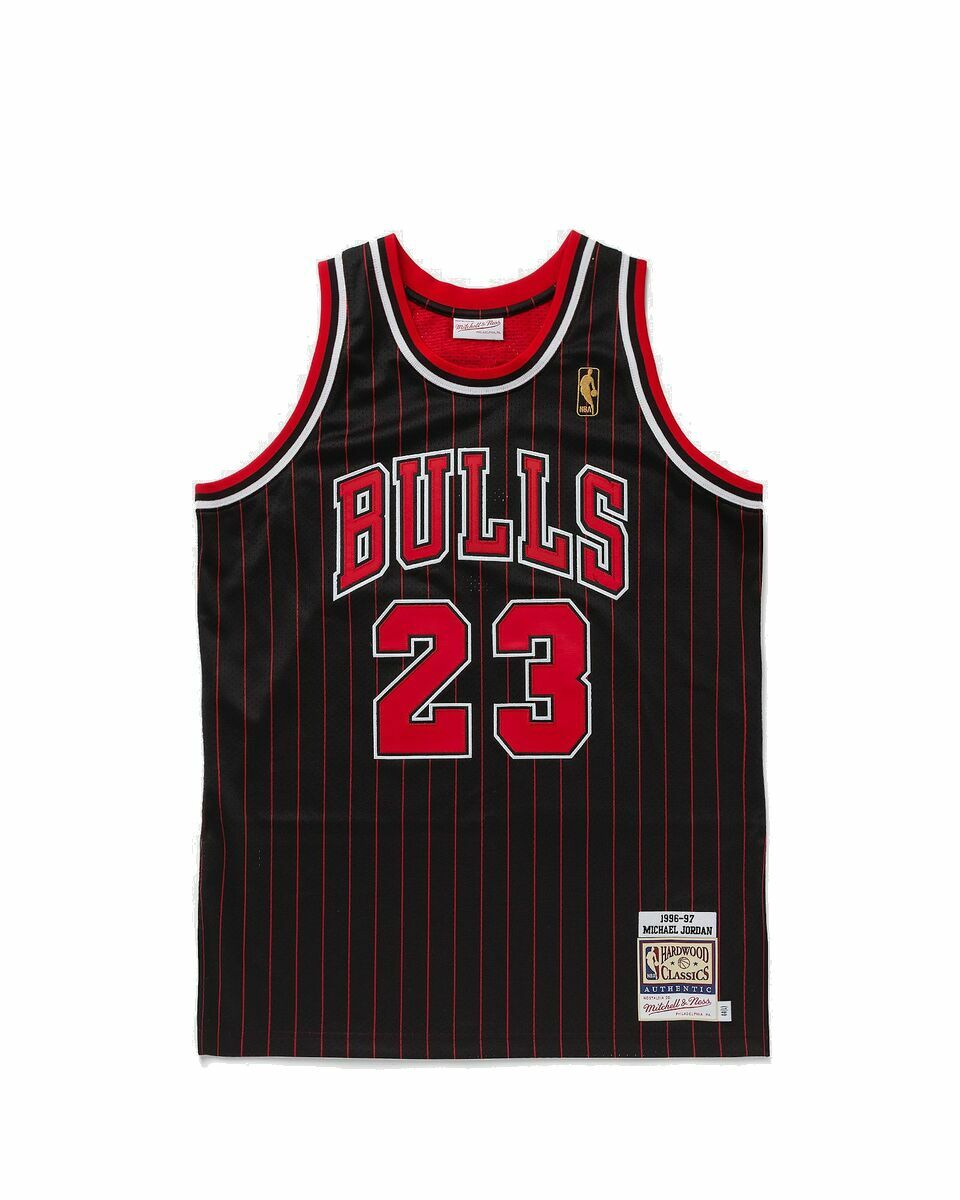 Photo: Mitchell & Ness Nba Authentic Jersey Chicago Bulls Alternate 1996 97 Michael Jordan #23 Black - Mens - Jerseys