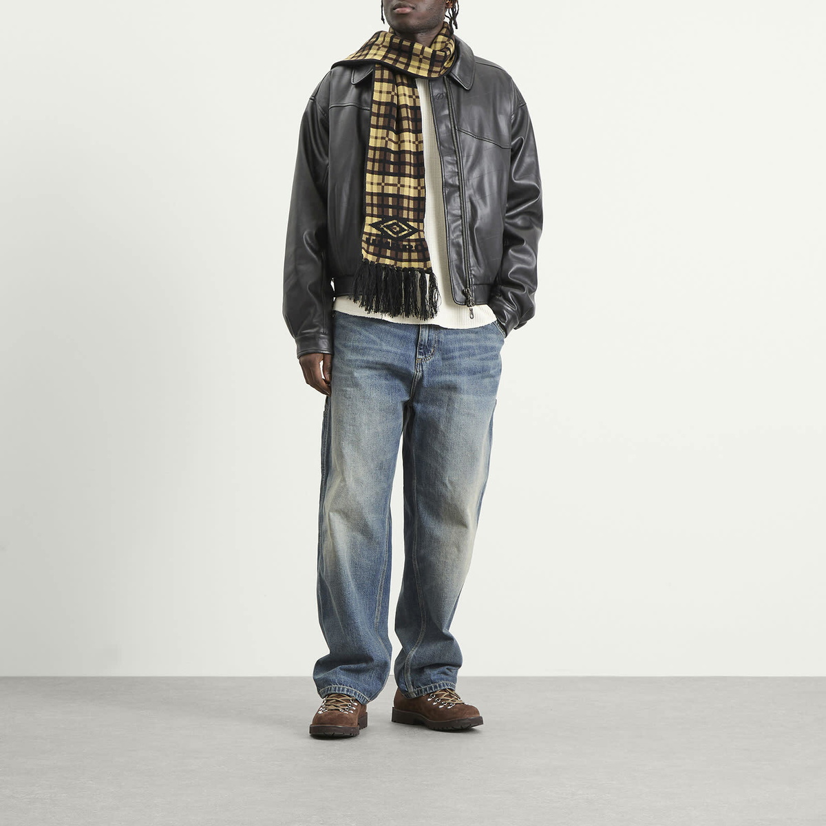 Umbro Men's Checked Knit Scarf in Beige Check 