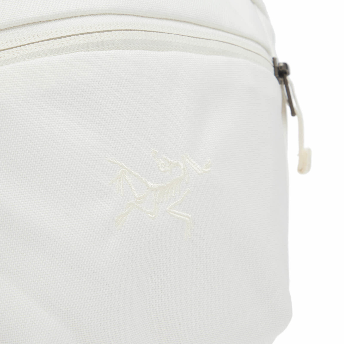 新品 廃盤カラーARC'TERYXマンティス2 Mantis2 Whiteout Arc'teryx Mantis 2 Waist Pack in Whiteout Arc'teryx