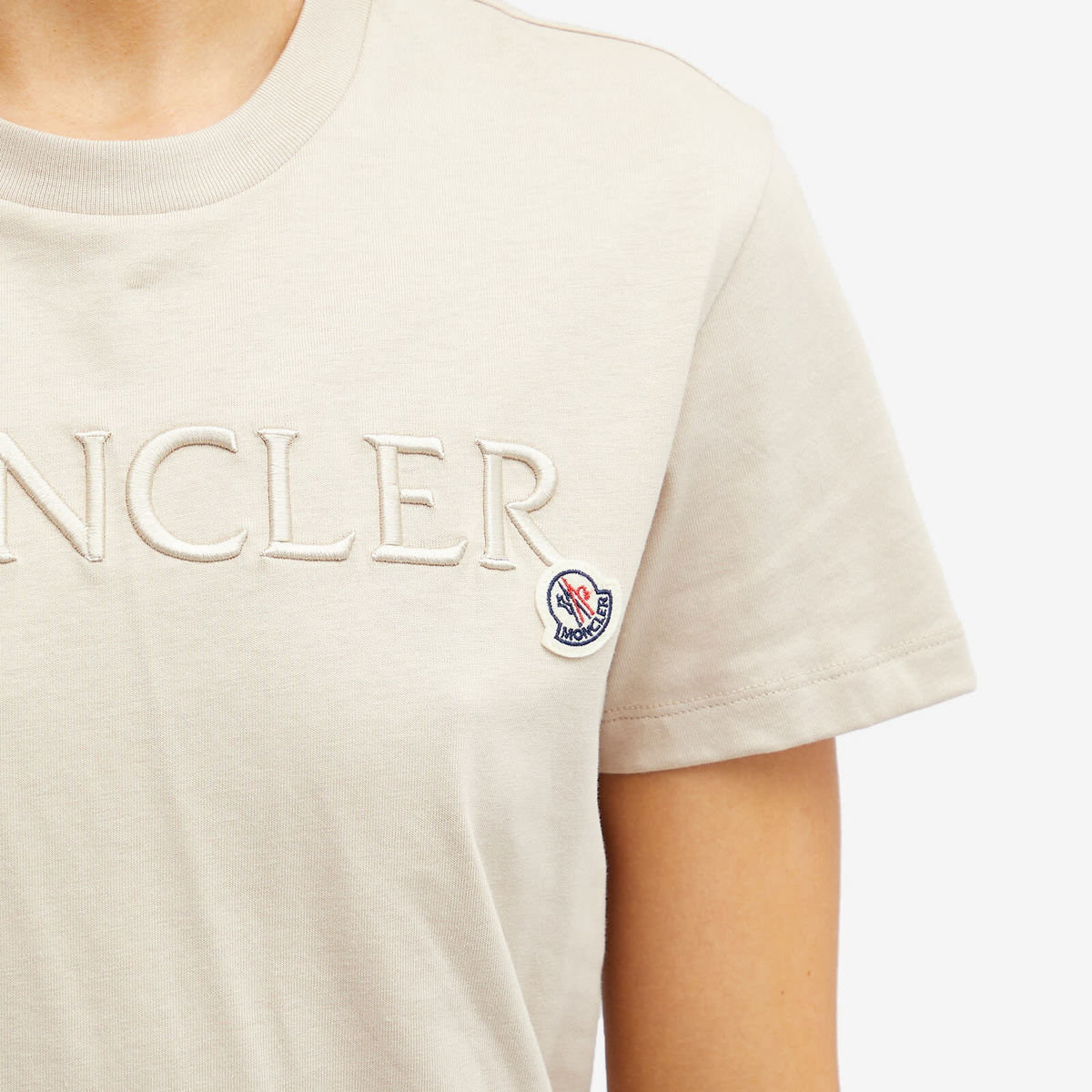 Tシャツ・カットソー MONCLER Women Tunic Tops K10938G0001689A1K 037 WHITE MONCLER WOMEN Pearl-Embroidered Logo Cotton T-Shirt White