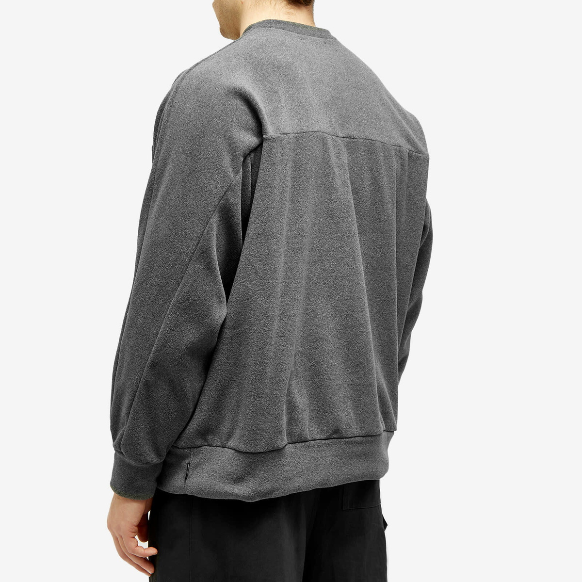 UNDERCOVER コラージュニット Undercover Men's Embroidered Hand Crew Knit in Charcoal Undercover