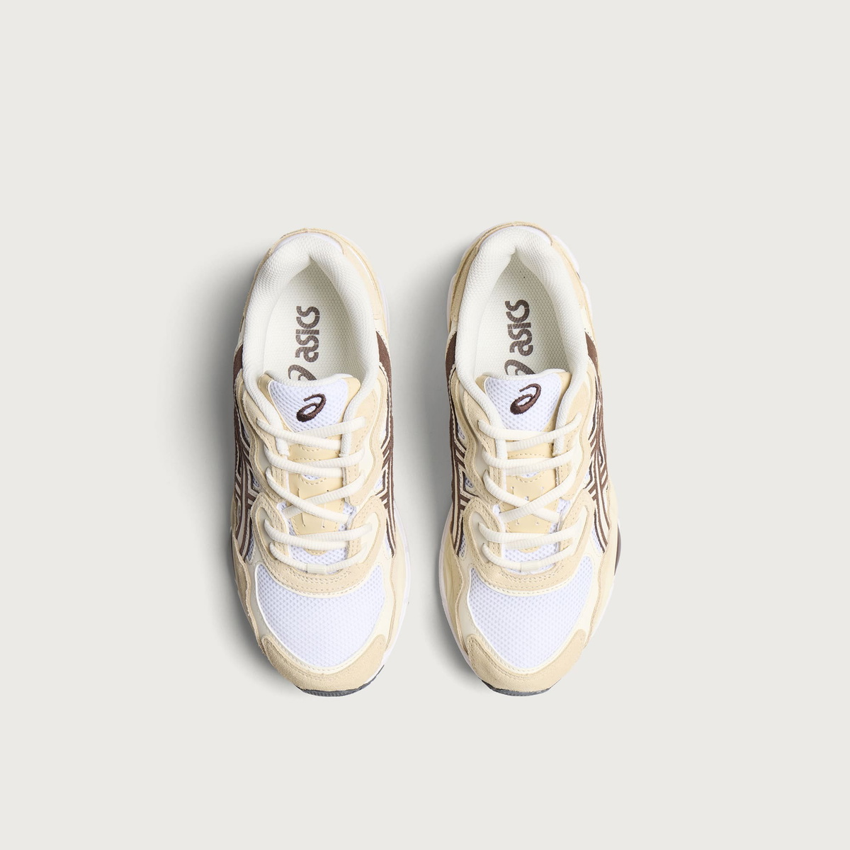 Asics GEL-NYC Sneaker in White/Roasted Coffee