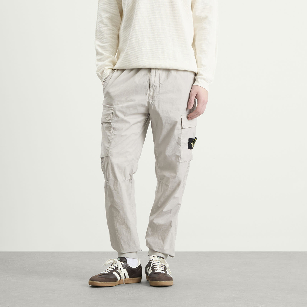 Stone Island Men's Tela Paracadute Cargo Trousers in Pearl Grey