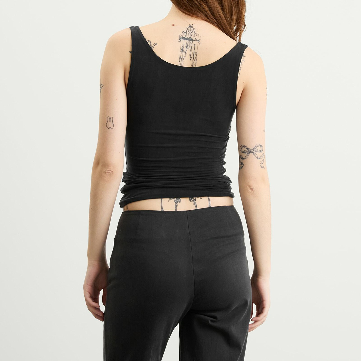 Peachy Den Women's Kylie Vest Top in Graphite