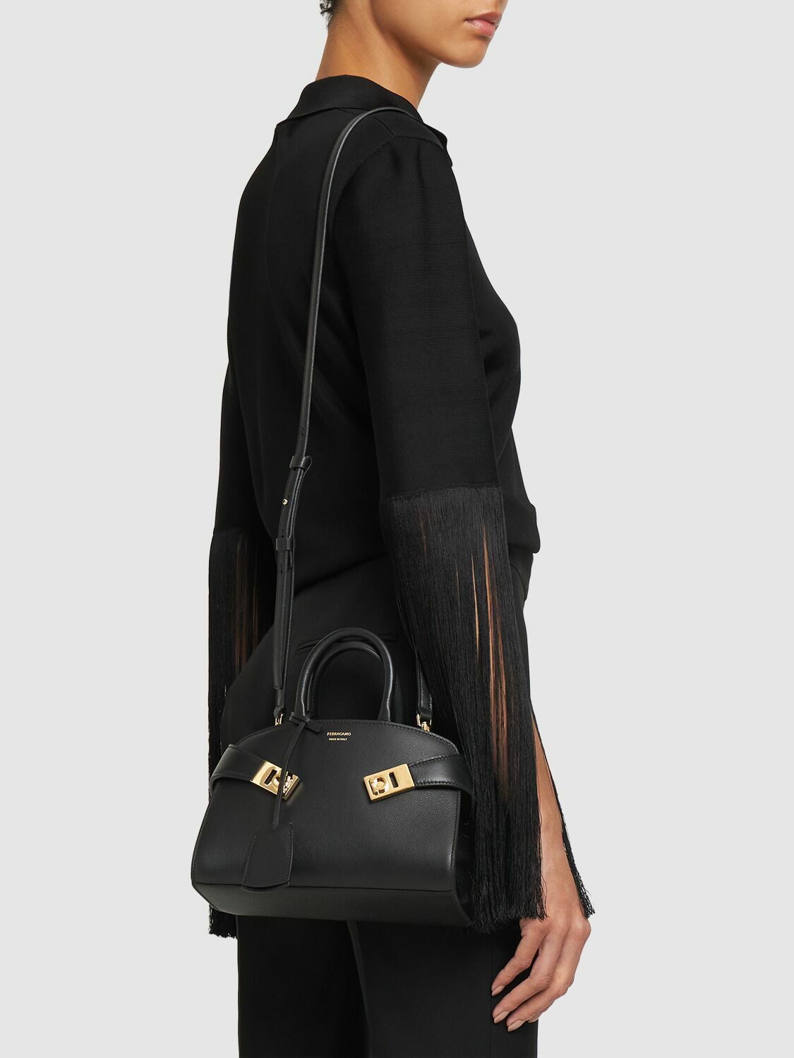 VIP価格.FERRAGAMO LEATHER HUG ミニ TOP HANDLE BAG 関税込み FERRAGAMO Studio Box Mini Leather Top-Handle Bag | Saks