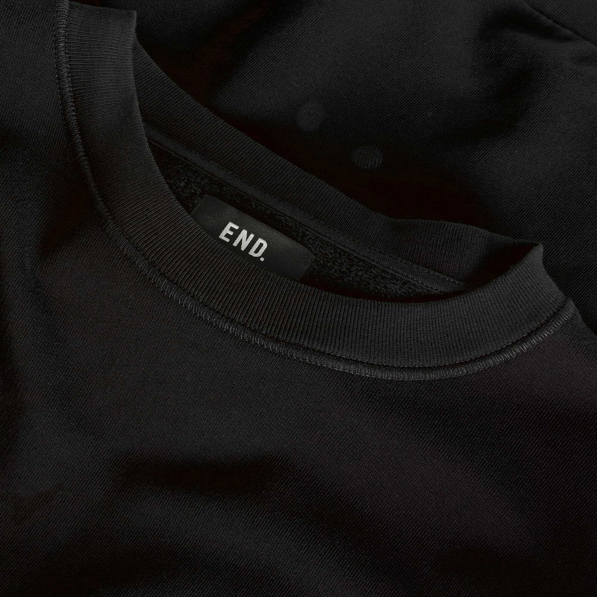 END. Signature Sweatshirt in Black