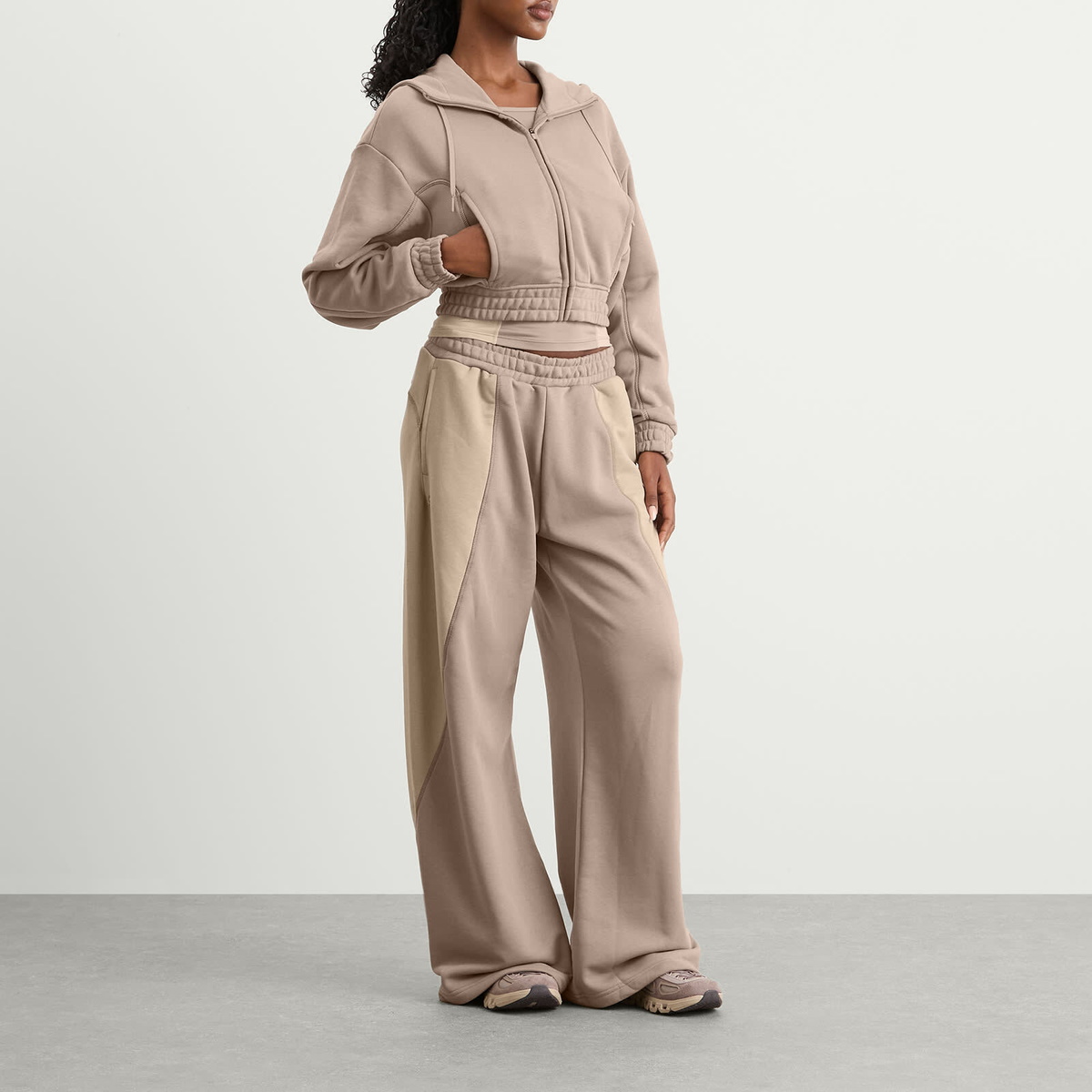 ON Women's x FKA Twigs Club Cropped Hoodie in Cinder/Desert