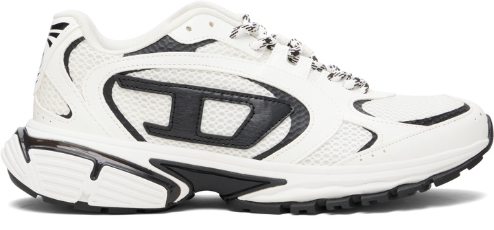 Photo: Diesel Black & White S-Pro-V-Dense Low Sneakers