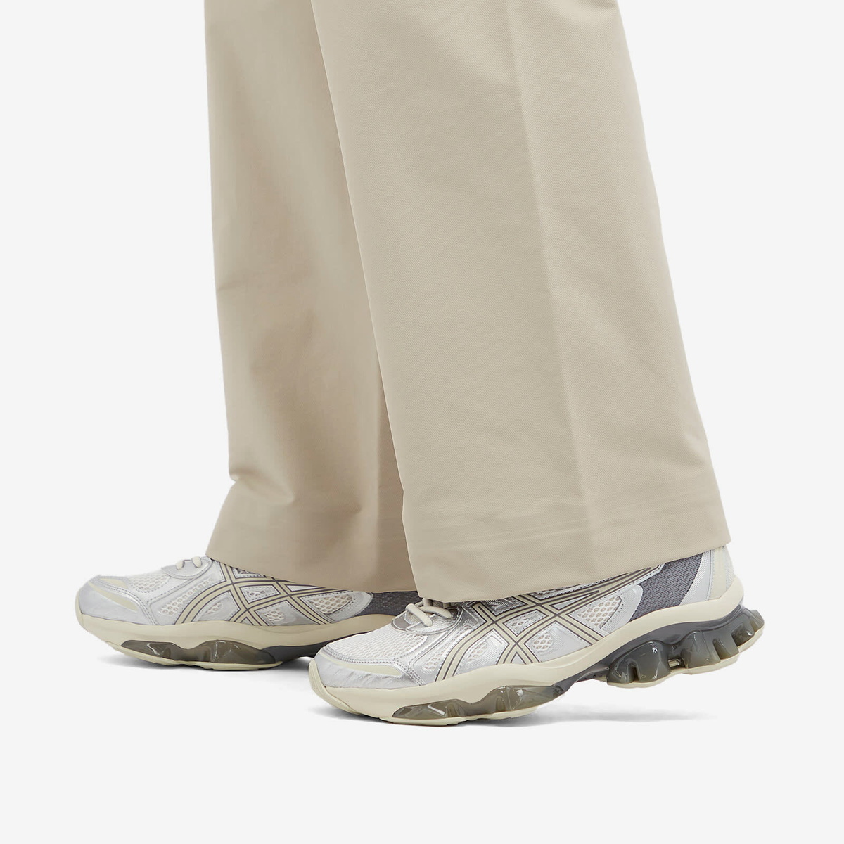 Asics GEL-QUANTUM KINETIC Sneakers in White/Light Dust ASICS Asics GEL-QUANTUM KINETIC Sneakers in White/Light Dust ASICS