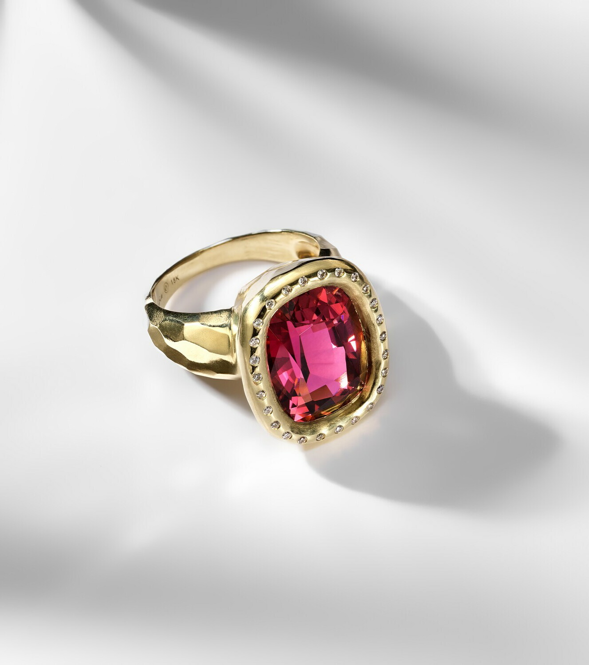 Octavia Elizabeth Mirage 18kt gold ring with rubellite and diamonds