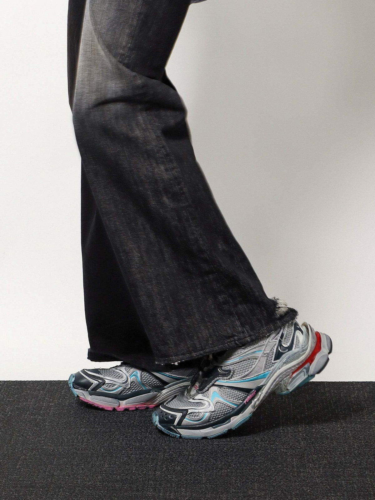スニーカー Balenciaga Grey Runner 2 Sneakers Balenciaga Runner 2 Grey Mens Sneaker Balenciaga