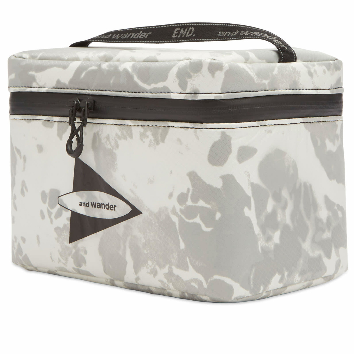 END. x and wander Cooler Box in L.Grey 