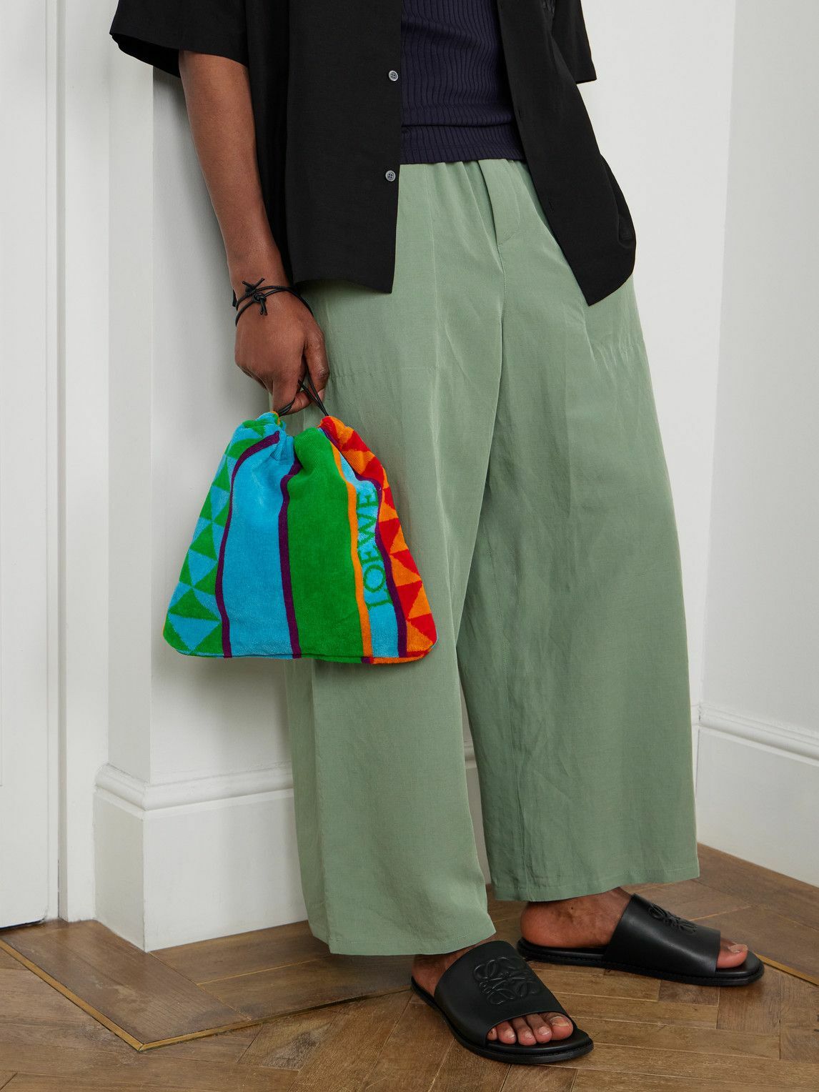 【Loewe Paula's Ibiza】ロゴ入りテリーポーチ Paula's Ibiza Medium logo terry pouch in turquoise - Loewe