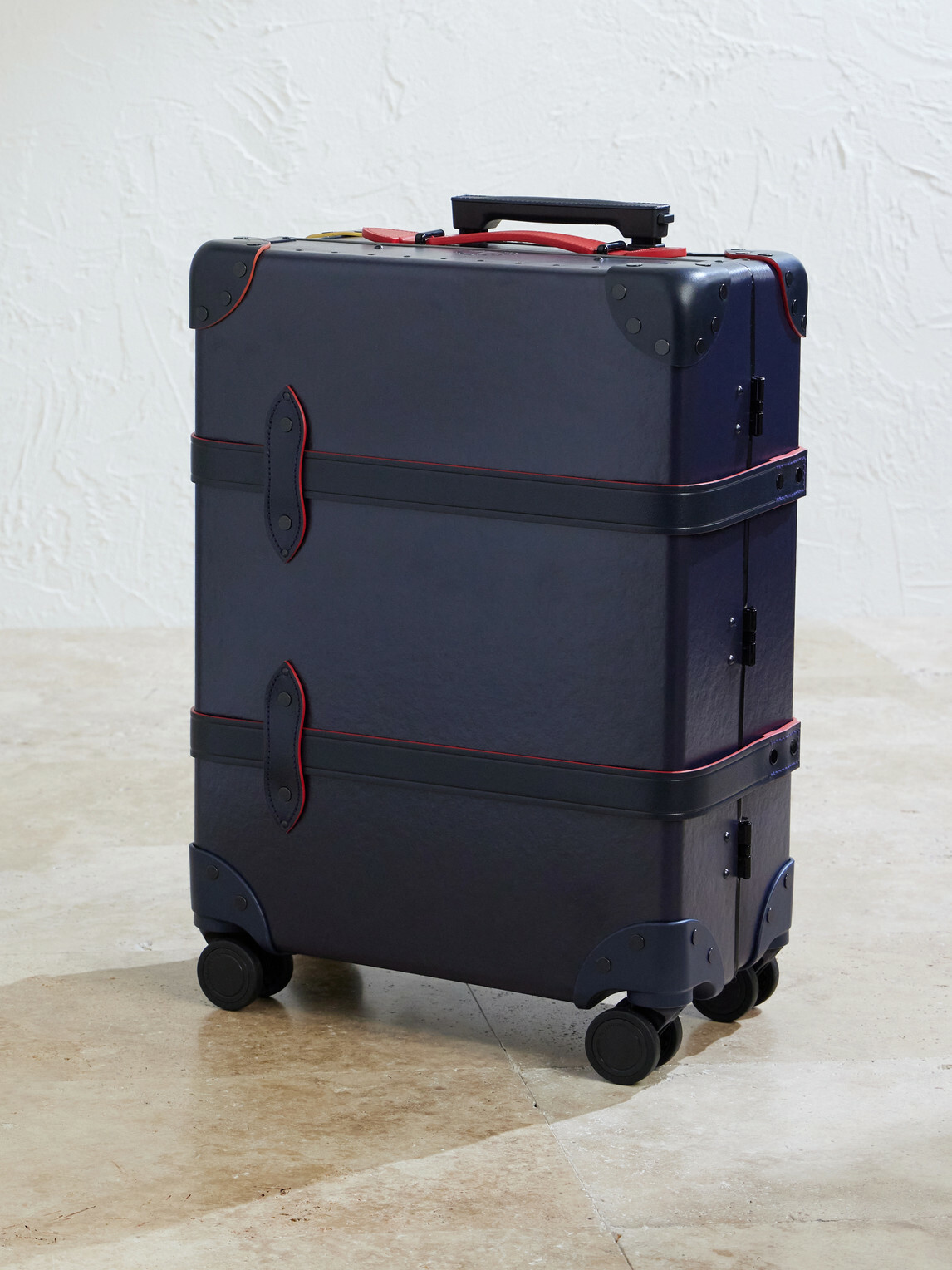 Globe-Trotter - 007 James Bond Thunderball Leather Carry-On Suitcase