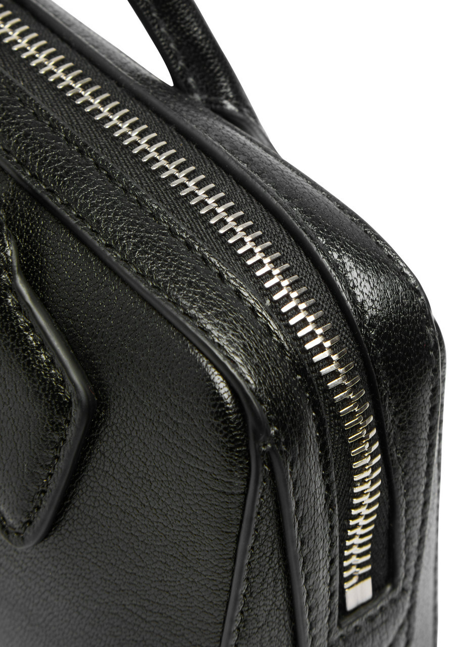 Alaïa Le Teckel Grained Leather Clutch - Black - One Size