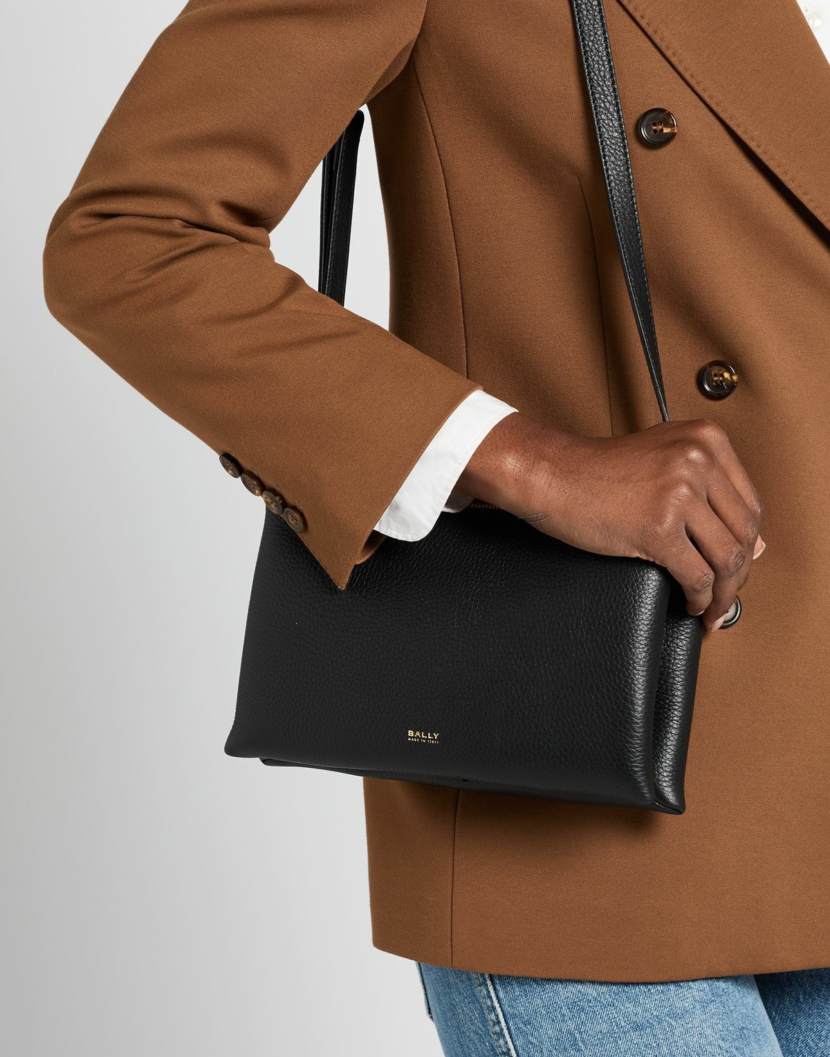 Bally Womens Cross-body bag in Black