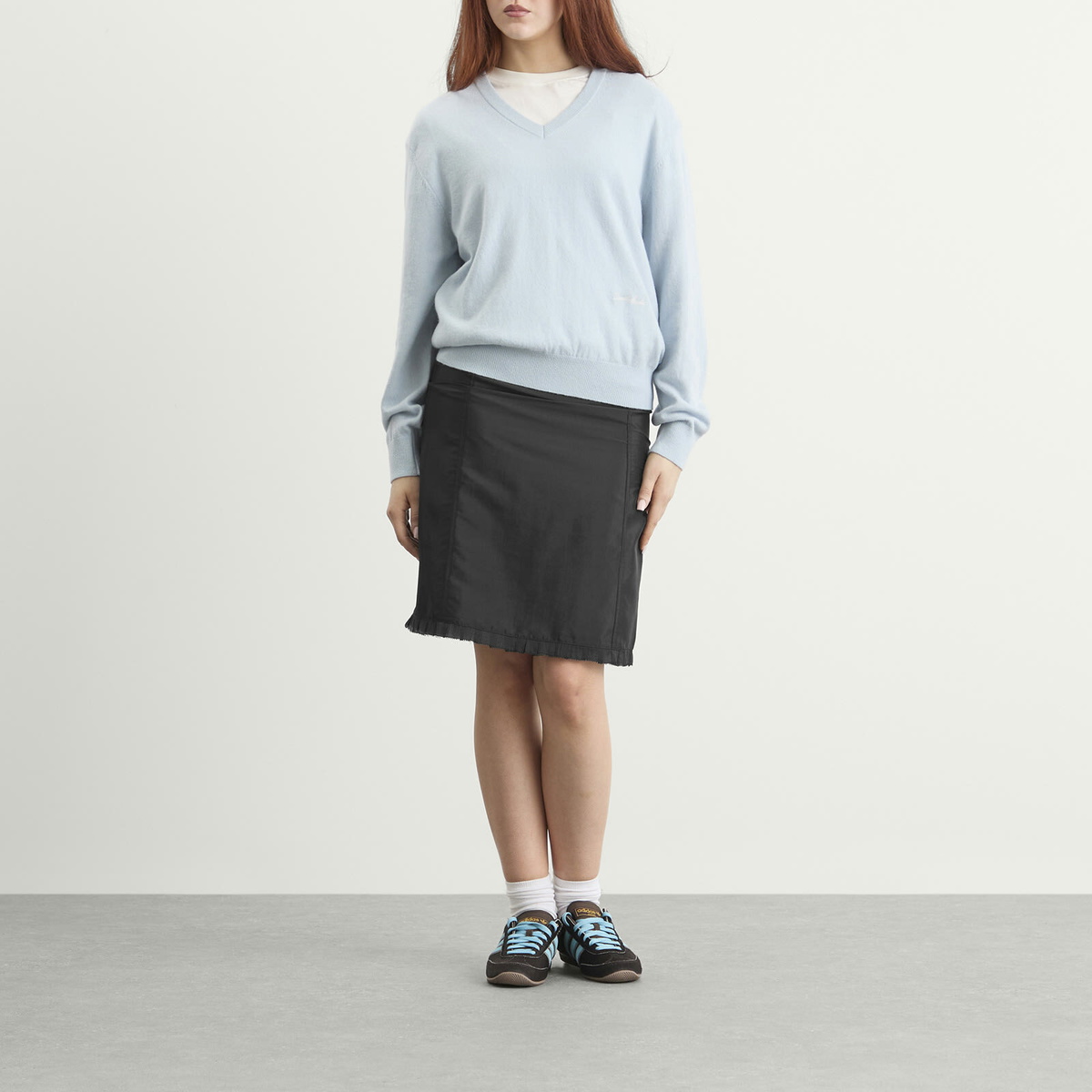 DUNST Women's Soft V-Neck Sweater in Soft Blue