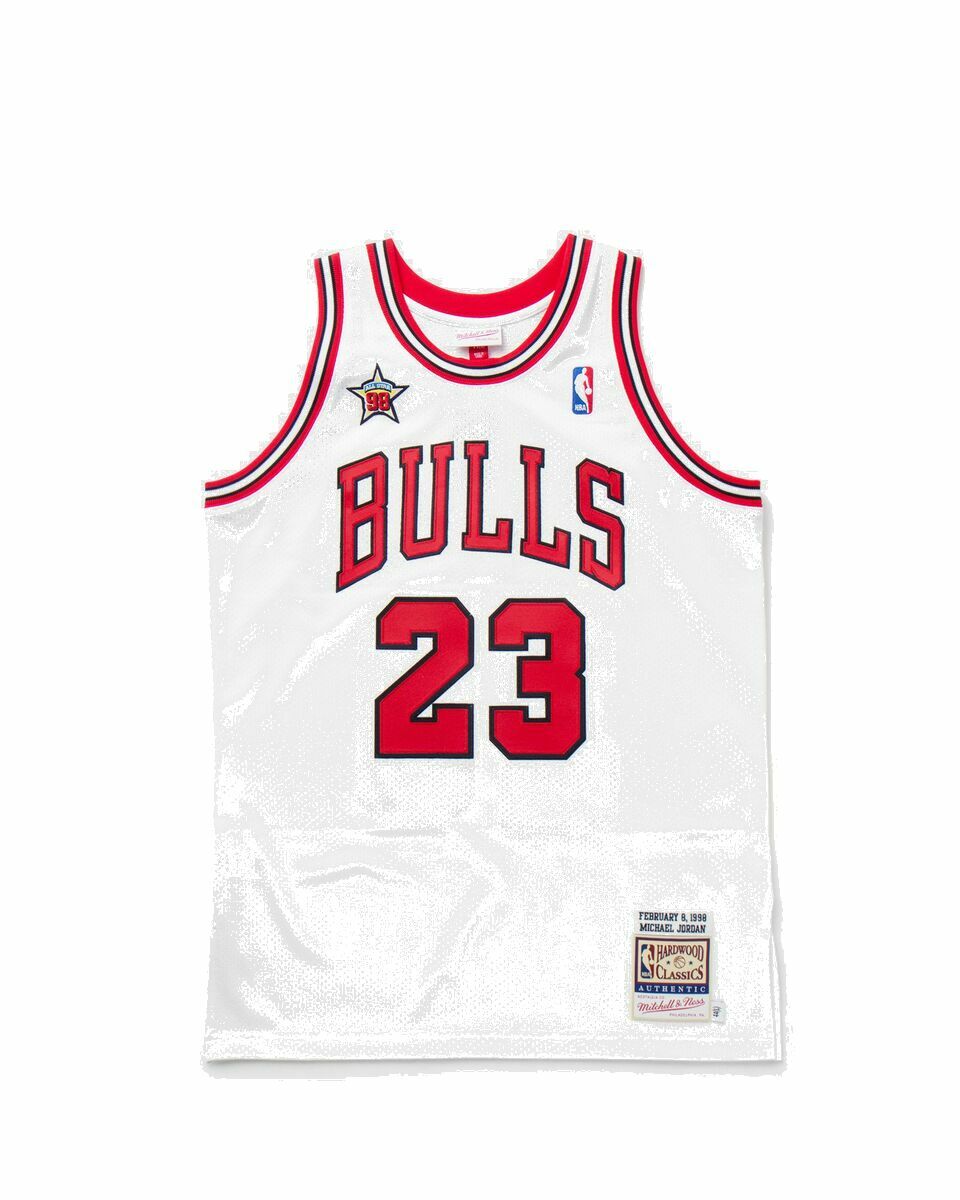 Photo: Mitchell & Ness Nba Authentic Jersey Chicago Bulls 1998 99 Michael Jordan #23 White - Mens - Jerseys