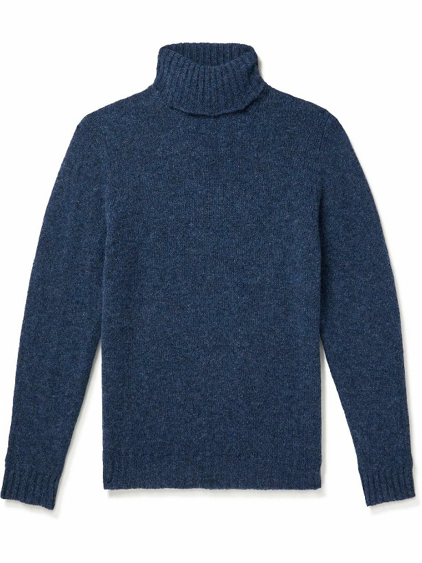 Photo: William Lockie - Shetland Wool Sweater - Blue