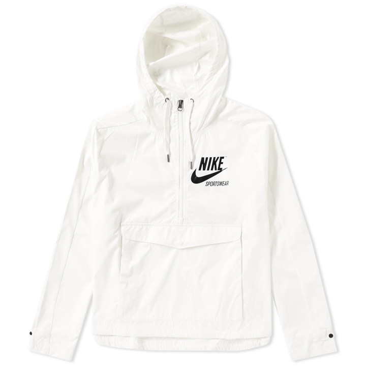 Photo: Nike Archive Pullover Jacket W