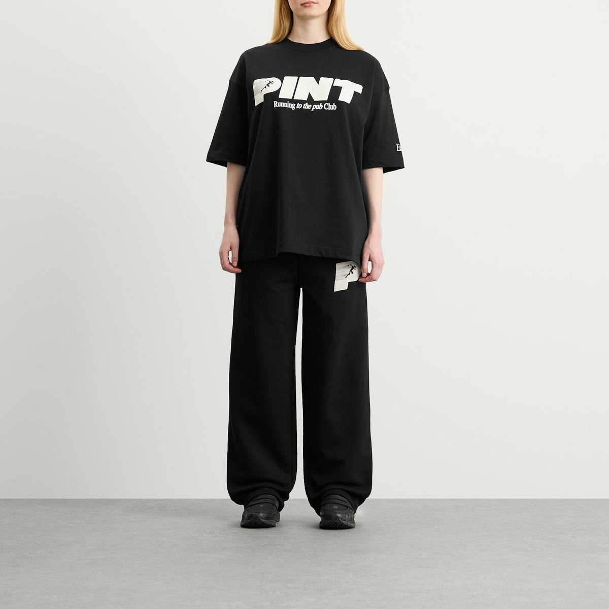 END. Pint Club T-Shirt in Black
