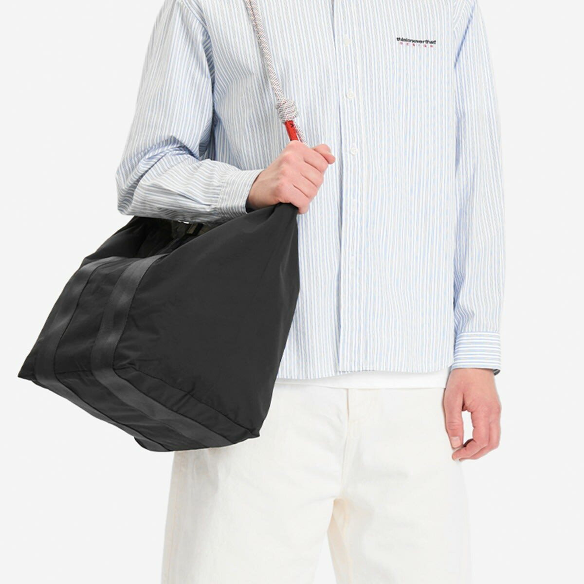 Topologie Summit Tote Medium in Black Topologie