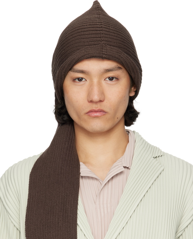 Photo: HOMME PLISSÉ ISSEY MIYAKE Brown Beanie Scarf