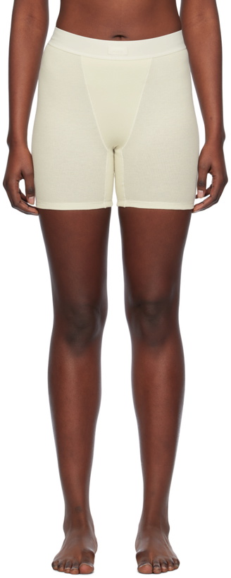 Photo: SKIMS Off-White Cotton Rib Boxer Boy Shorts