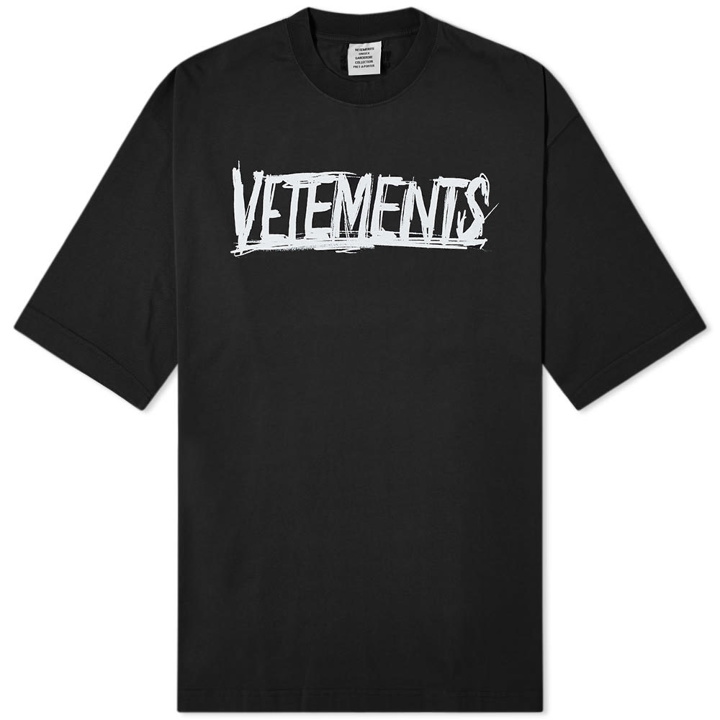 Photo: VETEMENTS World Tour Oversized Logo Tee