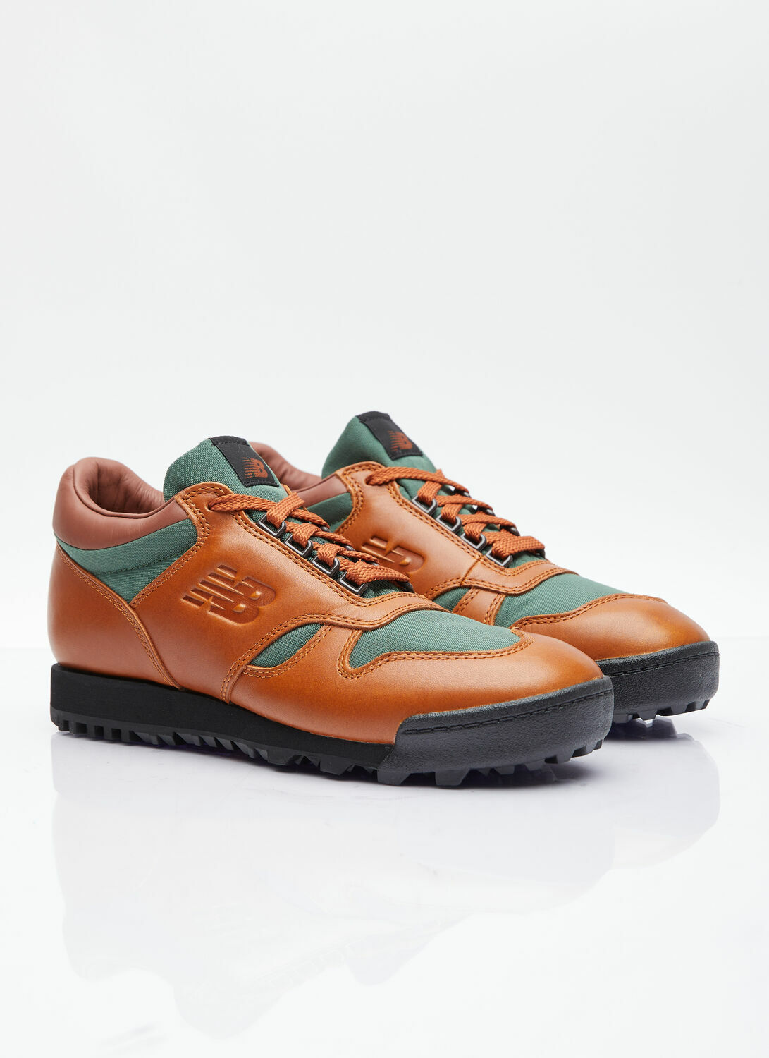 New Balance Rainer Low Top Sneakers