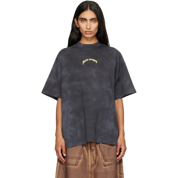 Photo: Palm Angels Black Curved Logo T-shirt