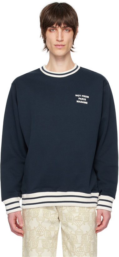 Photo: Drôle De Monsieur Navy 'Le Sweatshirt Slogan Sport' Sweatshirt