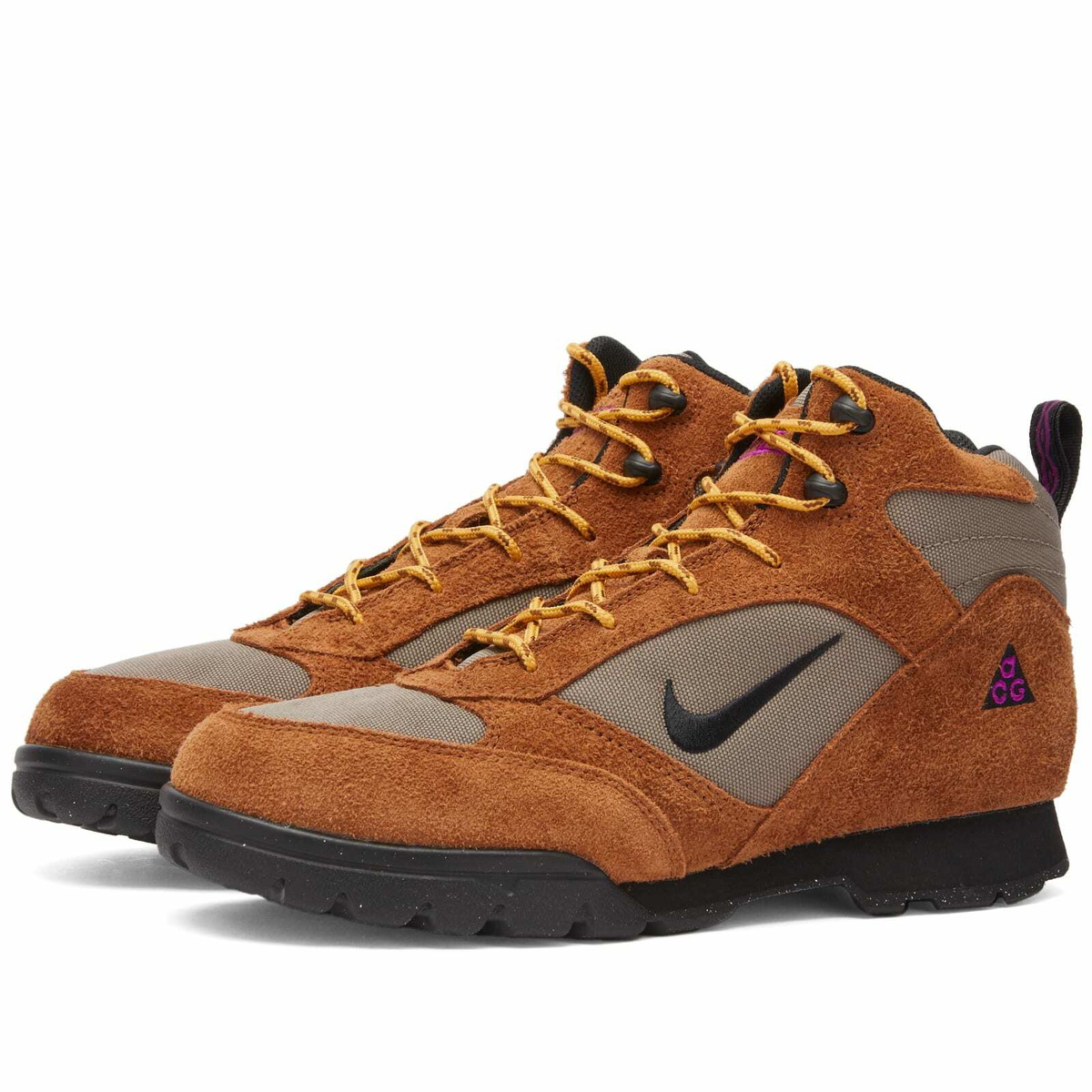 Nike Men's ACG Torre Mid Sneakers in Pecan/Black Nike