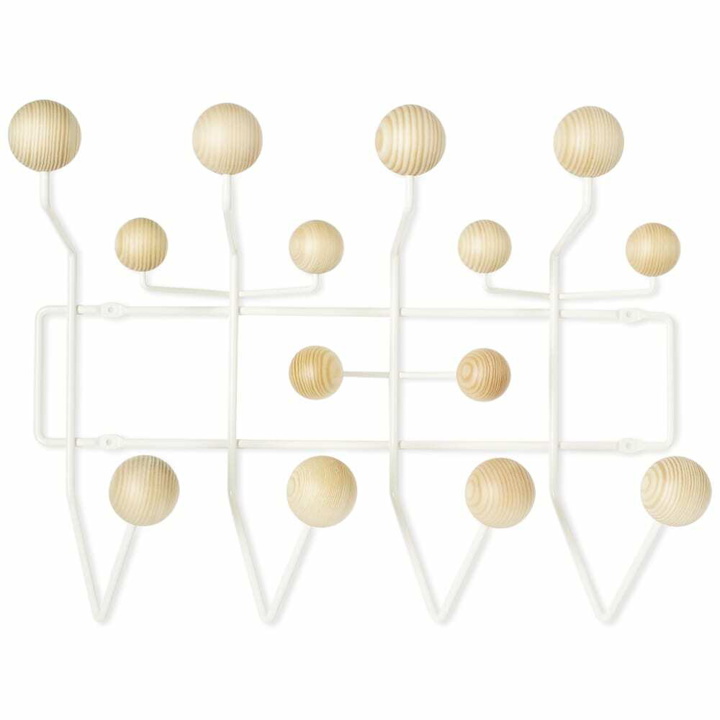 Photo: Vitra Charles & Ray Eames 1953 Hang it all in Pine/White
