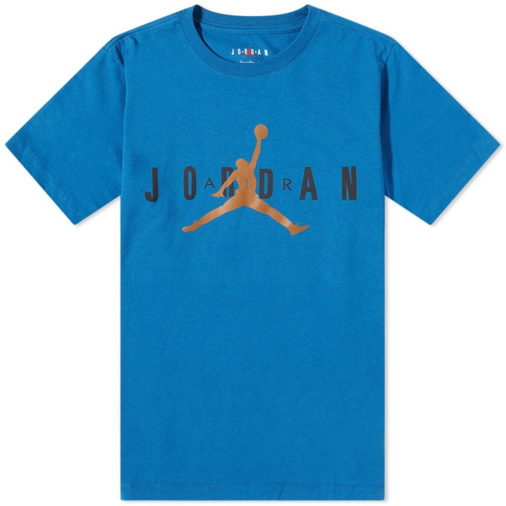 Photo: Nike Air Jordan Logo Tee