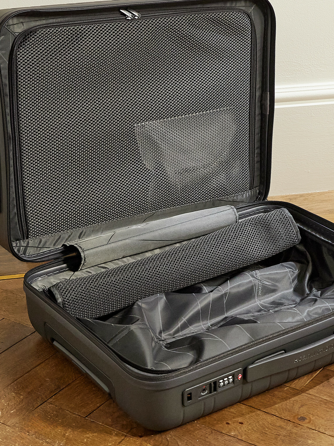 Horizn Studios - H5 RE Hardshell Cabin Suitcase