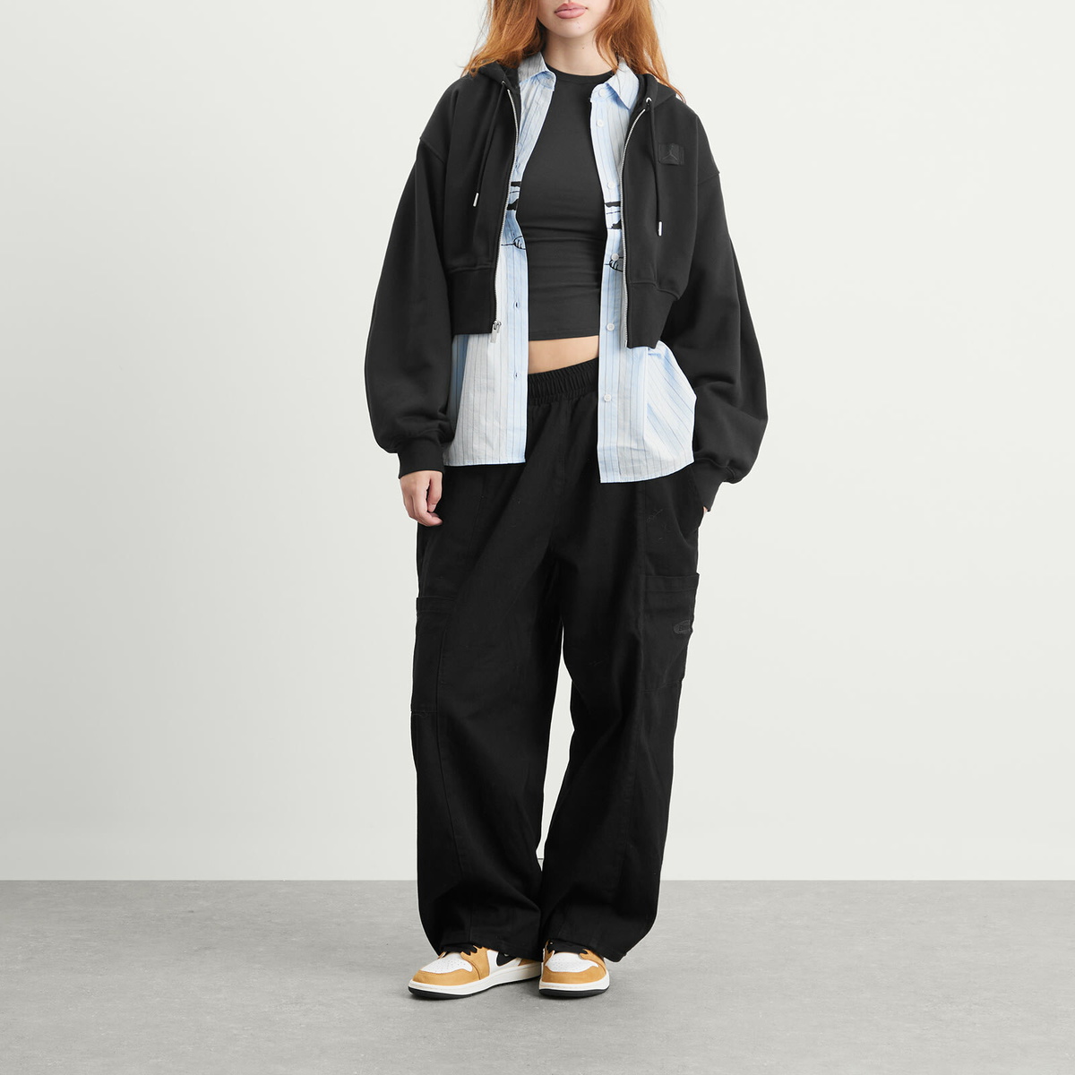 Air Jordan Women's Flight Fleece Crop Hoodie in Black/Smoke Grey