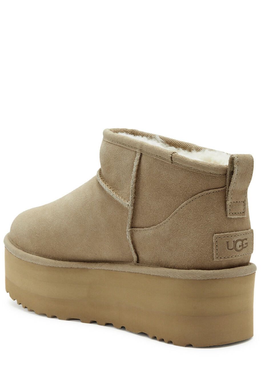 シューズ・サンダルその他 UGG CLASSIC ULTRA MINI FLATFORM ANKLE BOOTS IN SUEDE Ugg Classic Ultra Mini Suede Flatform Boots Sand Ugg