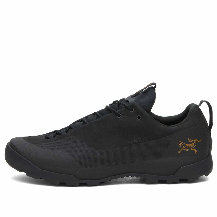 Photo: Arc'teryx Men's Konseal Gore-Tex Sneakers in Black/Black