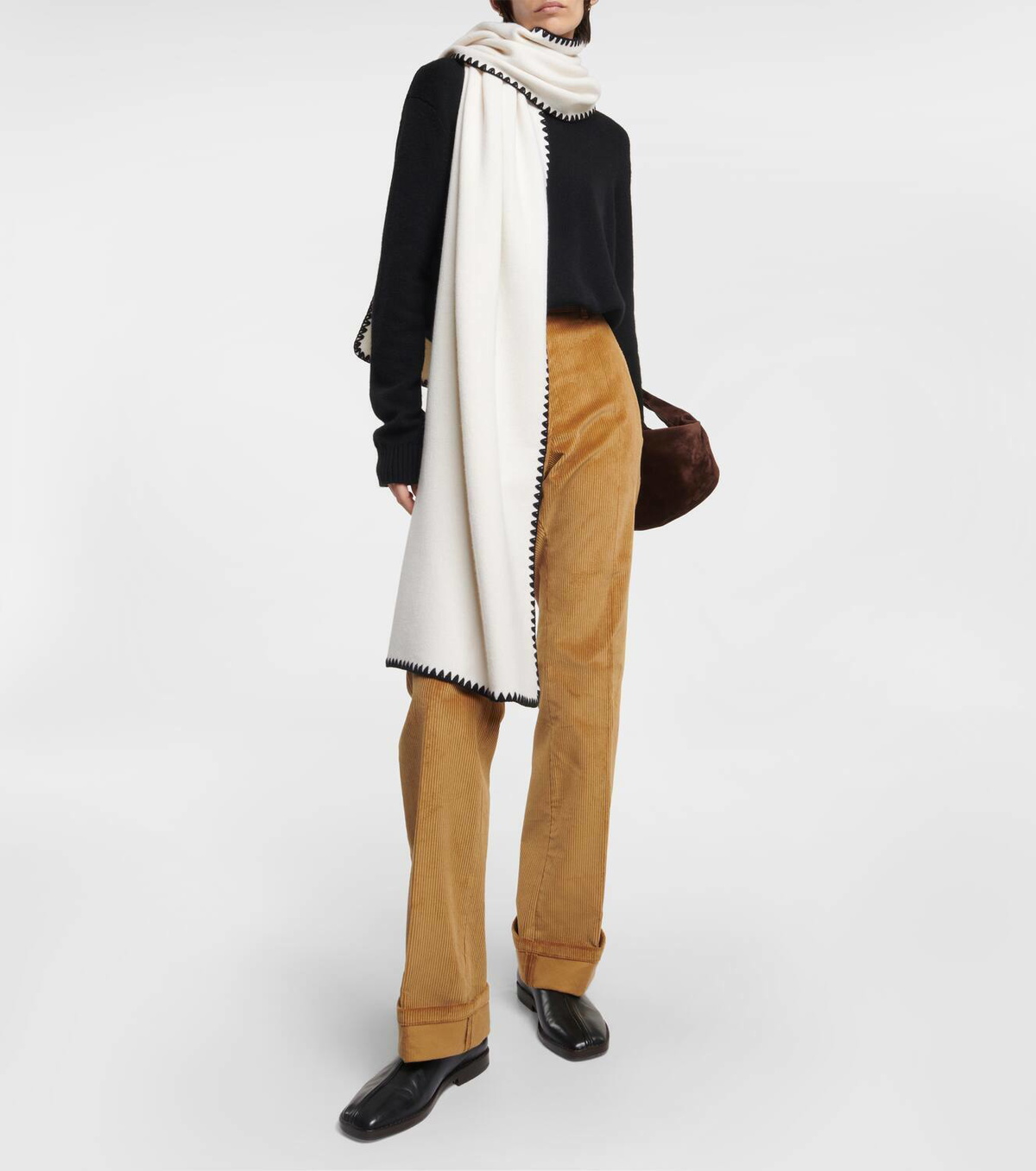 Lisa Yang Saga cashmere scarf