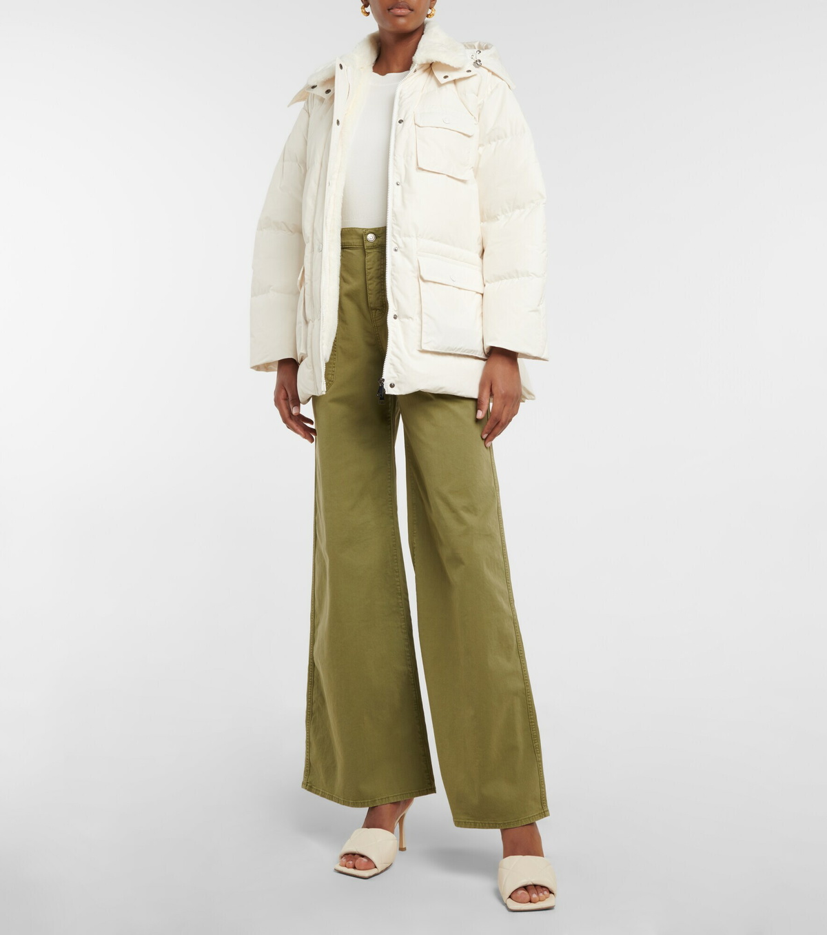 【高級感】MONCLER パイル地 パーカー 白×ゴールド Moncler - Careil down parka Moncler