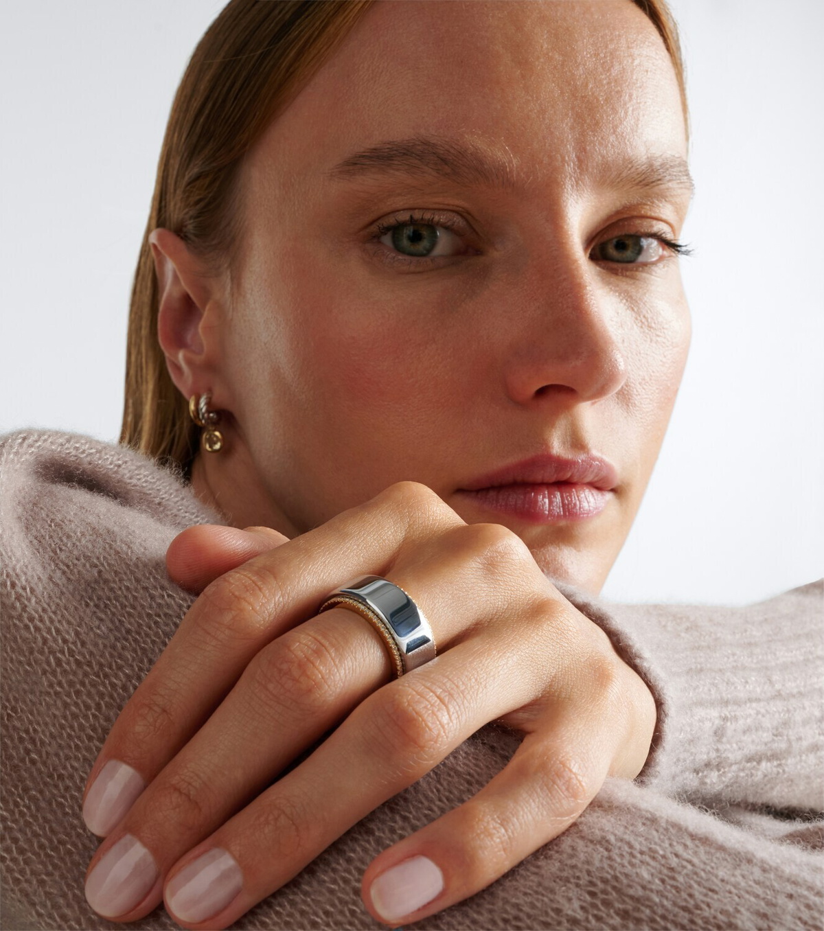 Suzanne Kalan Mini 18kt gold tech ring jackets with diamonds