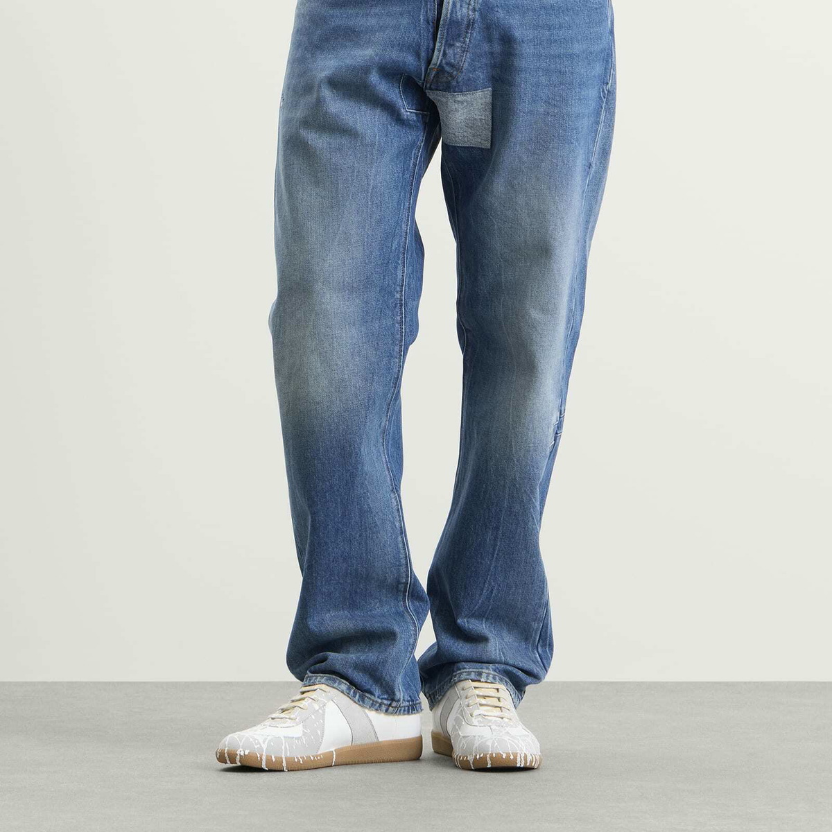 Maison Margiela Men's Replica Sneaker in White/Off White