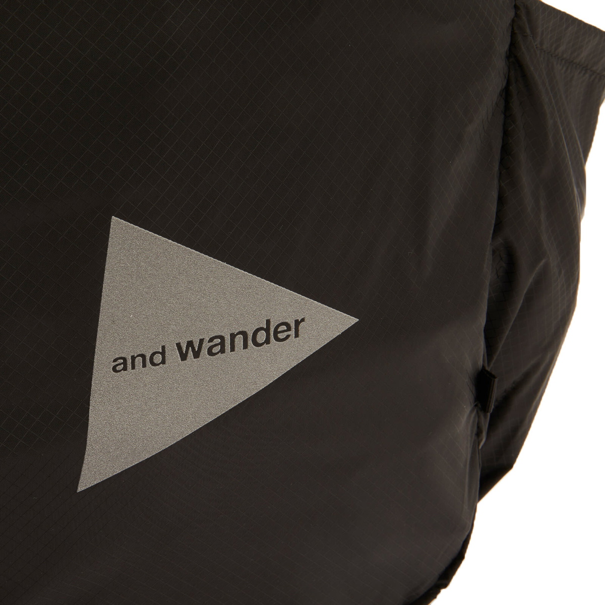 and wander Men's Sil Tote Bag in Charcoal 