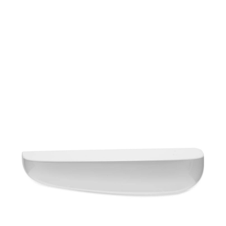 Photo: Vitra Corniches Shelf Medium