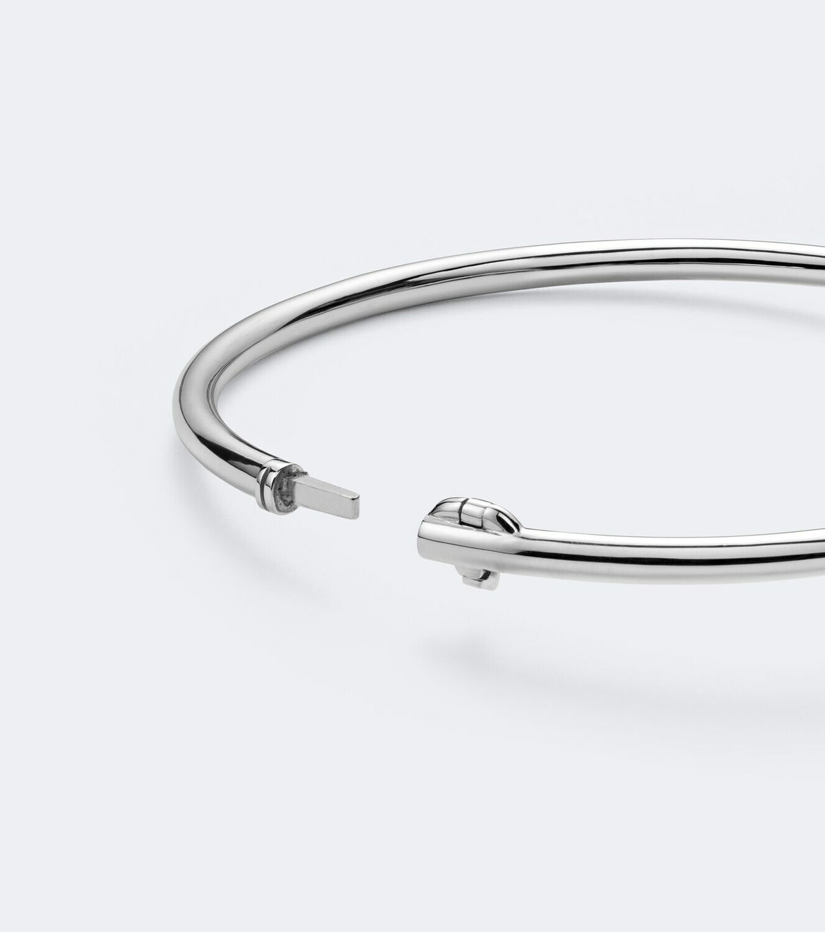 Yvonne Léon Panda 9kt white gold bangle with diamonds